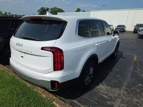 Used 2023 Kia Telluride LX FWD image 4