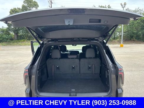 Used 2024 Chevrolet Traverse Z71 w/ Enhanced Driving Package AWD/4WD image 23