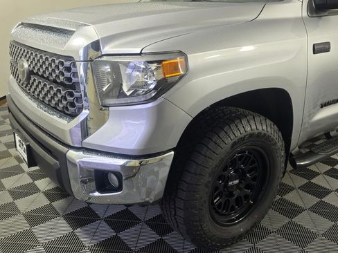 Used 2020 Toyota Tundra SR5 AWD/4WD image 10