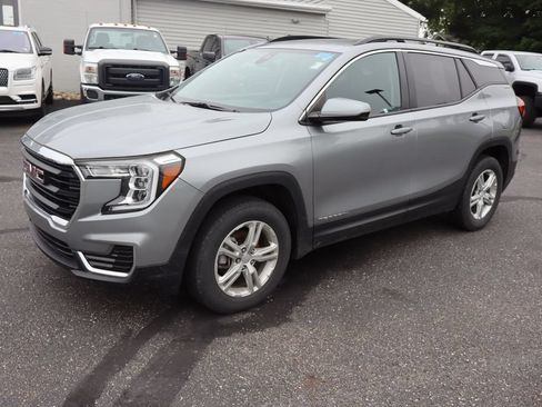Used 2023 GMC Terrain SLE w/ Driver Convenience Package AWD/4WD image 2