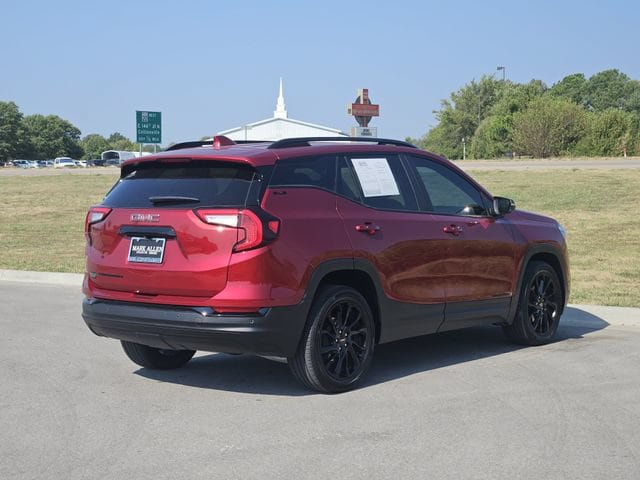 Used 2024 GMC Terrain SLE w/ Driver Convenience Package FWD image 7