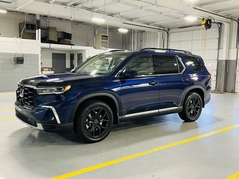 New 2025 Honda Pilot Touring image 16