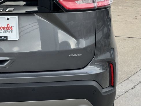 Certified 2024 Ford Edge Titanium image 7