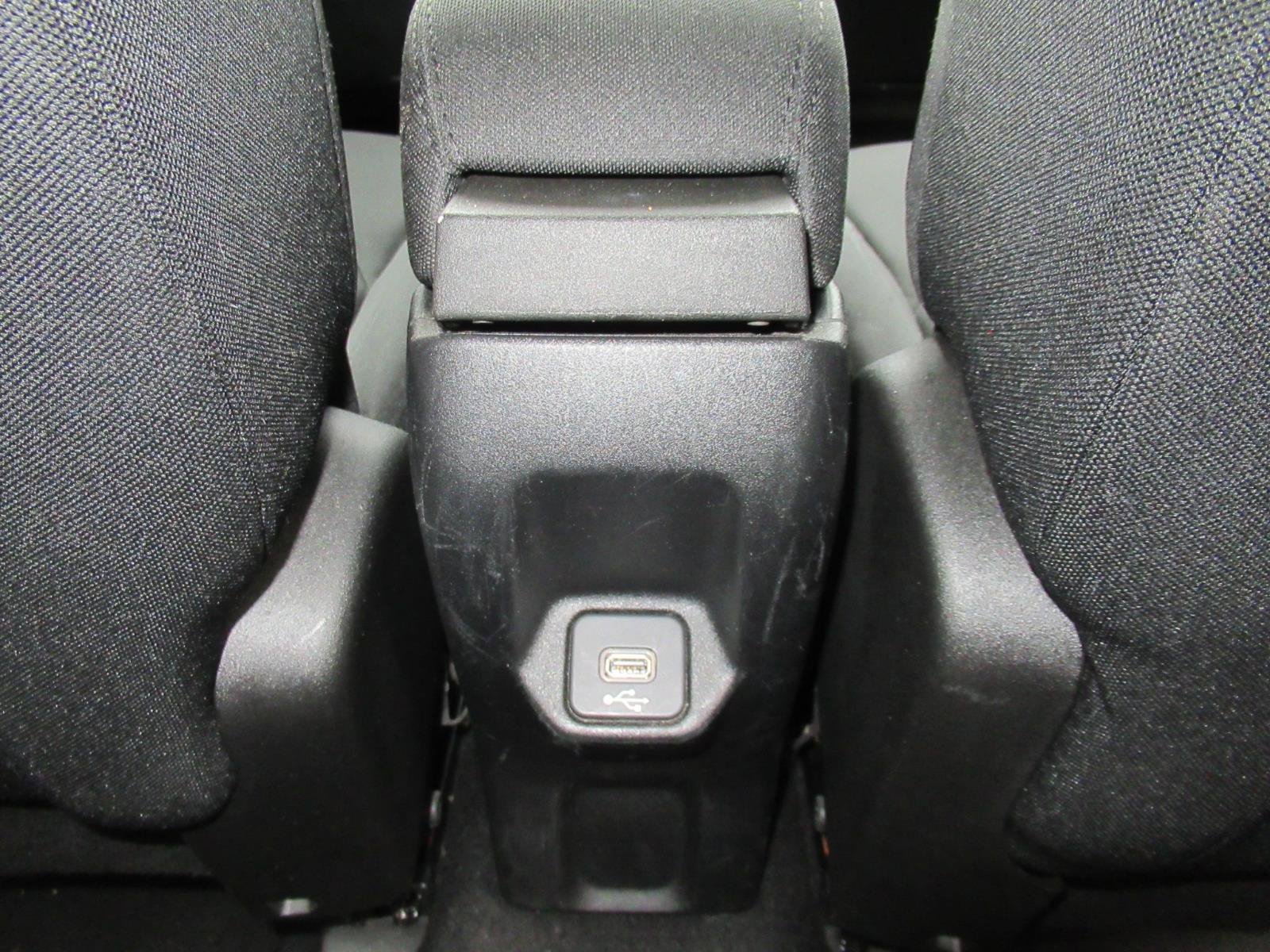 Used 2019 Jeep Renegade Latitude FWD image 32
