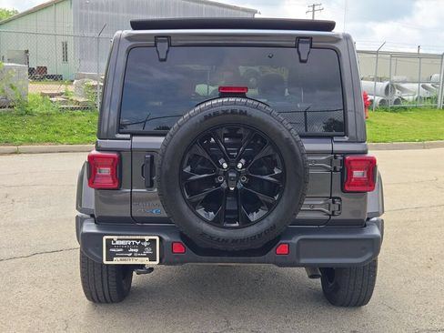 Certified 2025 Jeep Wrangler Unlimited Sahara w/ Safety Group AWD/4WD image 12