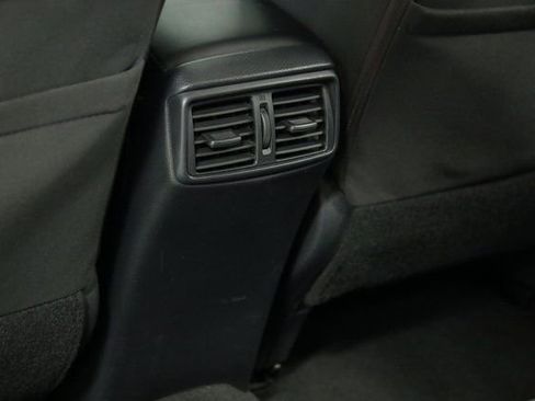 Used 2016 Nissan Rogue SV image 29