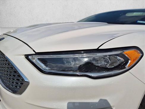 Used 2019 Ford Fusion Titanium FWD image 9