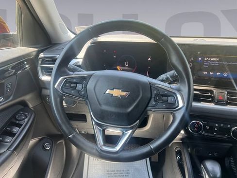 Used 2024 Chevrolet TrailBlazer LT w/ Convenience Package FWD image 13