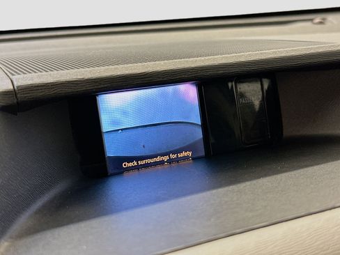 Used 2014 Toyota Sienna LE image 22