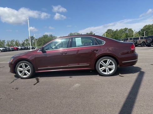 Used 2013 Volkswagen Passat TDI SE FWD image 12