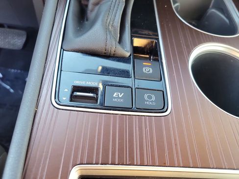 Used 2024 Toyota Sienna XLE image 23