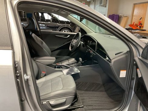New 2026 Kia Niro SX Touring image 21