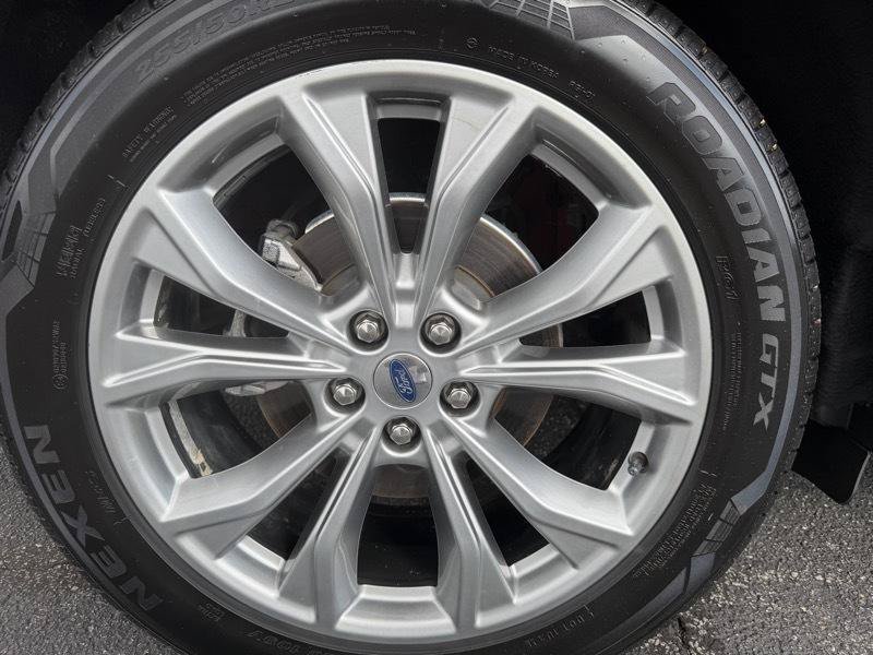 Used 2020 Ford Explorer XLT w/ Equipment Group 202A RWD image 30