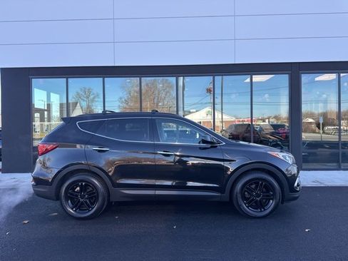 Used 2017 Hyundai Santa Fe Sport image 2