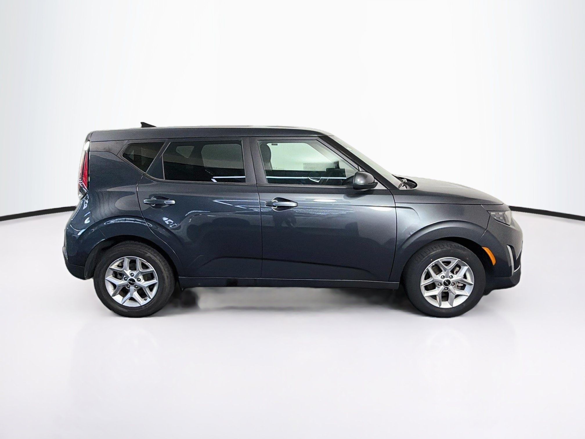 Used 2025 Kia Soul LX w/ LX Technology Package FWD image 10