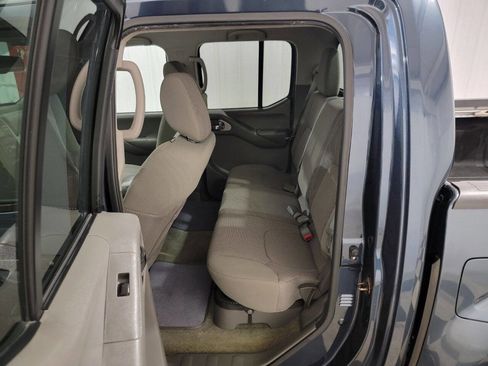 Used 2014 Nissan Frontier SV w/ SV Value Truck Package image 15