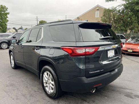 Used 2020 Chevrolet Traverse LT w/ Driver Confidence II Package AWD/4WD image 4
