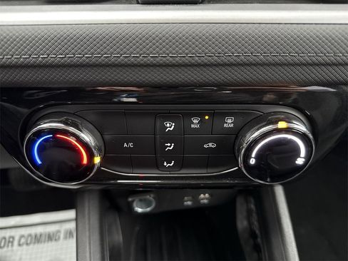 Used 2024 Chevrolet TrailBlazer LT image 16