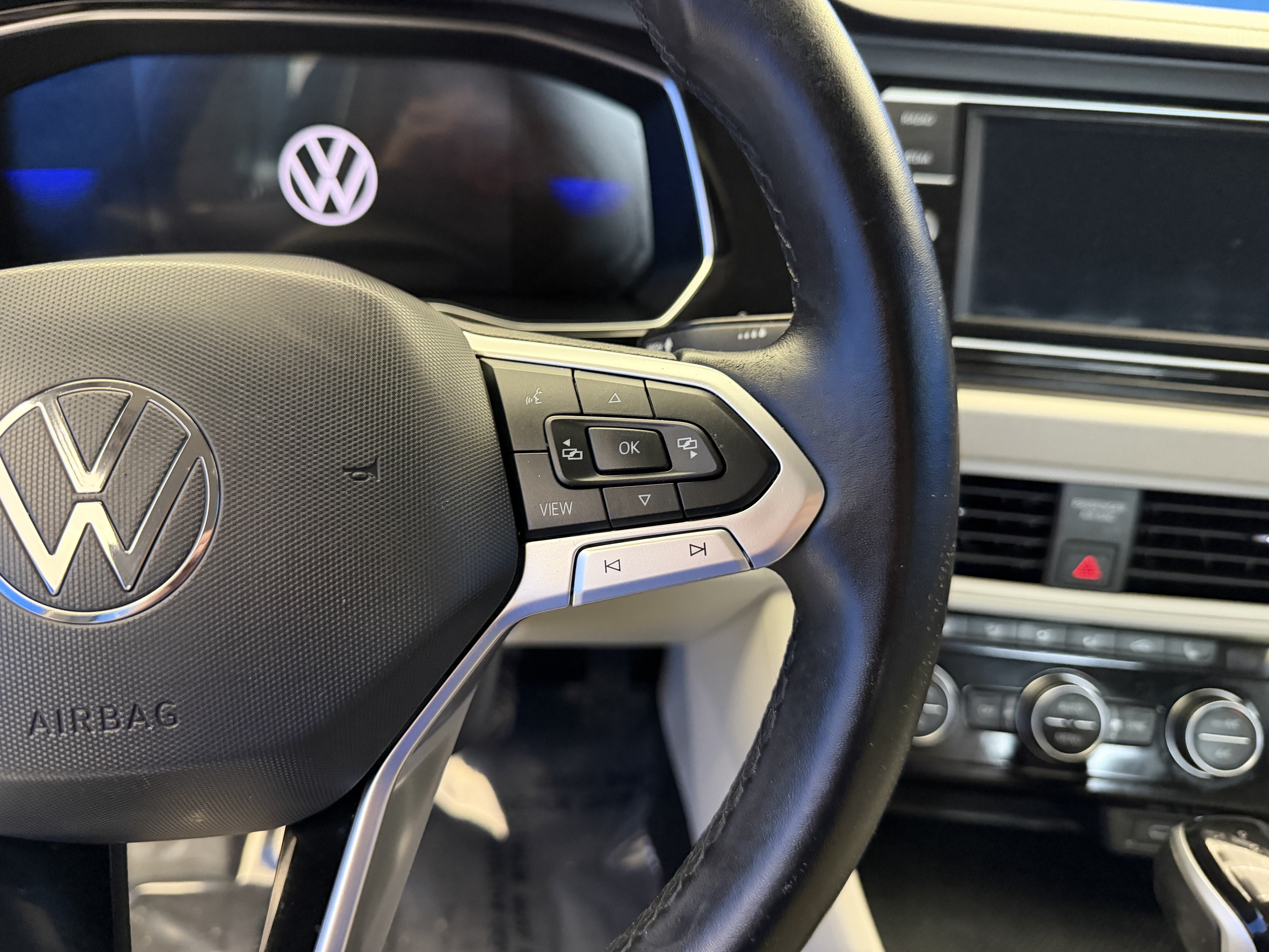 Used 2024 Volkswagen Jetta SE FWD image 16