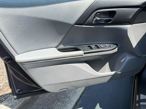 Used 2014 Honda Accord LX image 11
