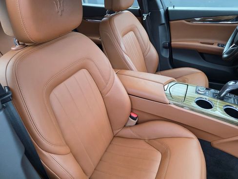 Used 2021 Maserati Quattroporte S Q4 AWD/4WD image 30