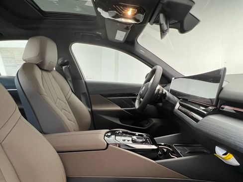 New 2026 BMW 530i 530i w/ Convenience Package image 6