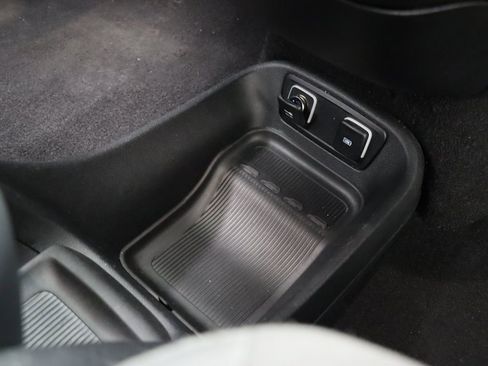 Used 2020 Chrysler Pacifica Touring w/ S Appearance Package image 24