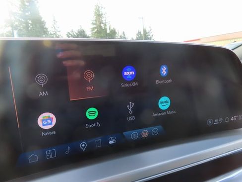 Used 2024 Cadillac Lyriq Luxury image 26