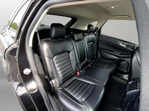 Certified 2024 Ford Edge SEL w/ Convenience Package AWD/4WD image 17