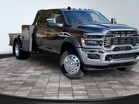 New 2026 RAM 4500 Tradesman w/ Chrome Appearance Group AWD/4WD image 3