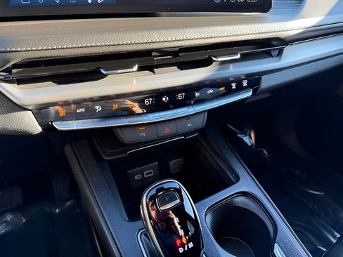 Used 2024 Cadillac XT4 Premium Luxury image 26