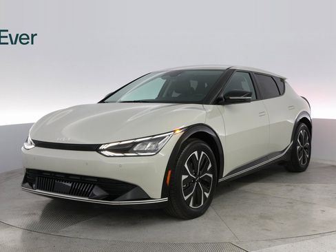 Used 2024 Kia EV6 Wind image 2