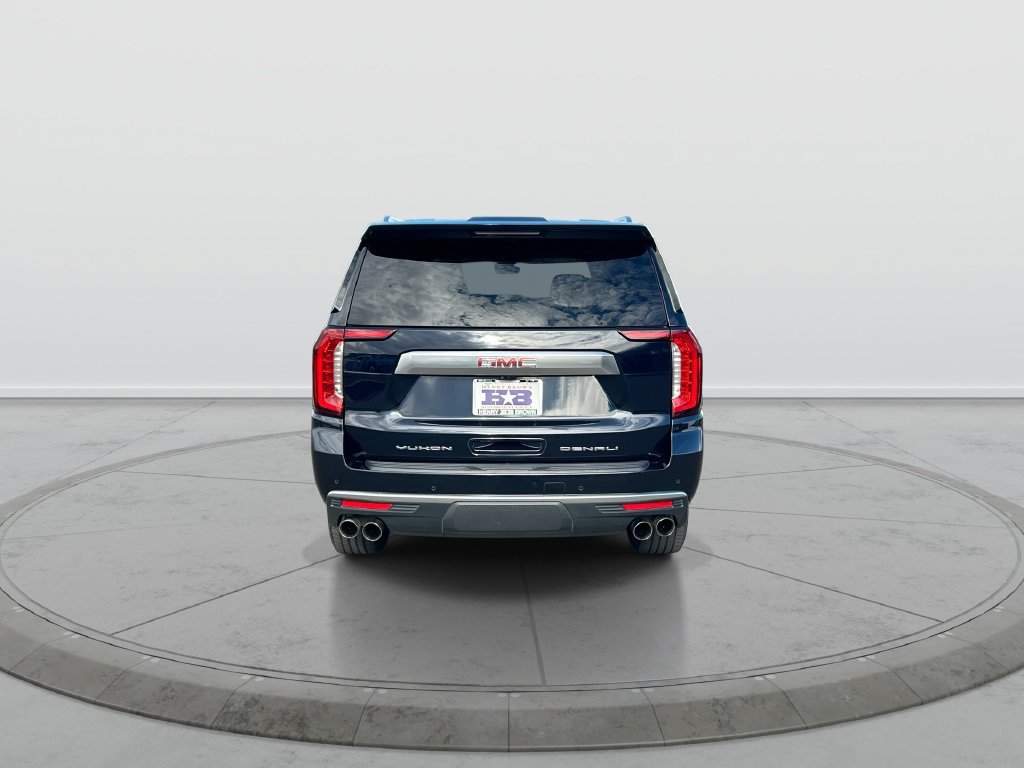 Used 2022 GMC Yukon XL Denali w/ Denali Premium Package AWD/4WD image 7