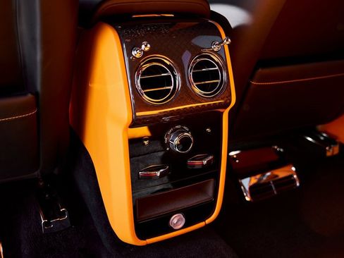 Used 2024 Rolls-Royce Cullinan Black Badge image 56