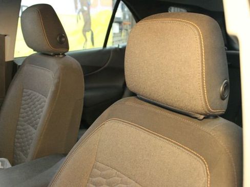 Used 2021 Chevrolet Equinox LT image 19