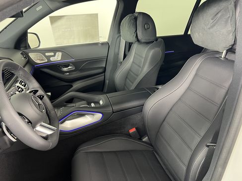 New 2026 Mercedes-Benz GLS 450 4MATIC image 17