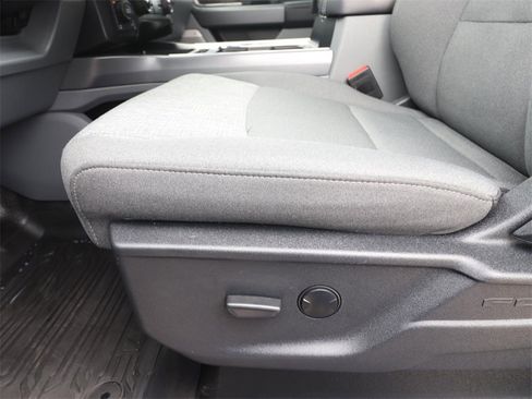 Certified 2025 Ford F250 XLT w/ Black Appearance Package image 16