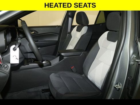 New 2026 Chevrolet Trax RS w/ Sunroof Package image 4