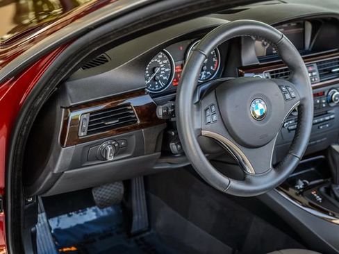 Used 2012 BMW 328i Convertible image 32