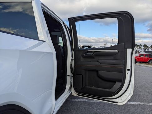 Used 2025 GMC Sierra 1500 AT4 image 60