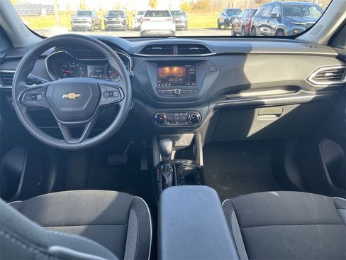 Certified 2022 Chevrolet TrailBlazer LT w/ Driver Confidence Package image 19
