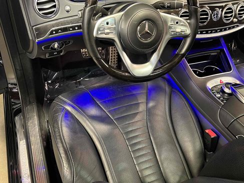Used 2019 Mercedes-Benz S 560 Sedan image 34