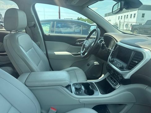Used 2021 GMC Acadia SLT w/ LPO, Bright Accent Package FWD image 6