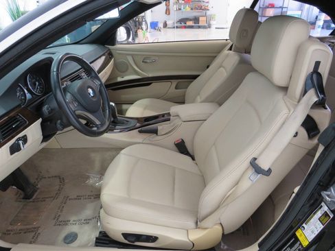 Used 2013 BMW 328i Convertible image 24