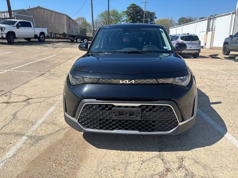 Used 2023 Kia Soul LX w/ LX Technology Package FWD image 2