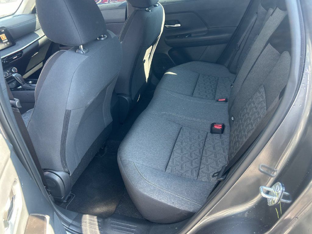 Used 2025 Nissan Kicks SV FWD image 17