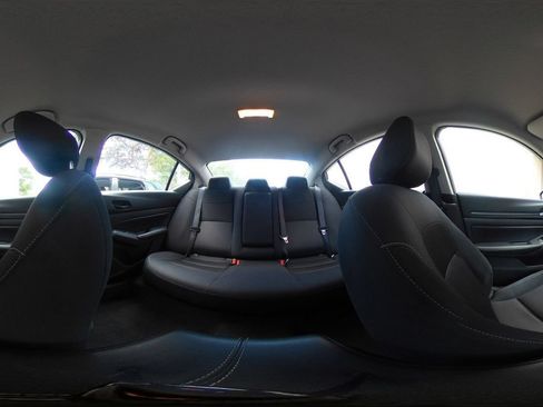 Used 2025 Nissan Altima 2.5 SV FWD image 37