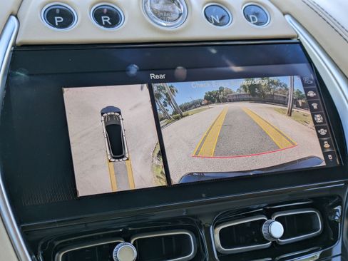 Used 2024 Aston Martin DBX image 34