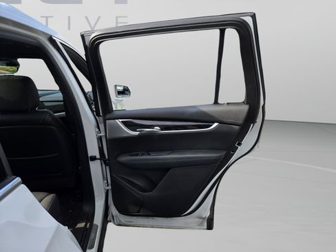 Used 2020 Cadillac XT6 Premium Luxury FWD image 25