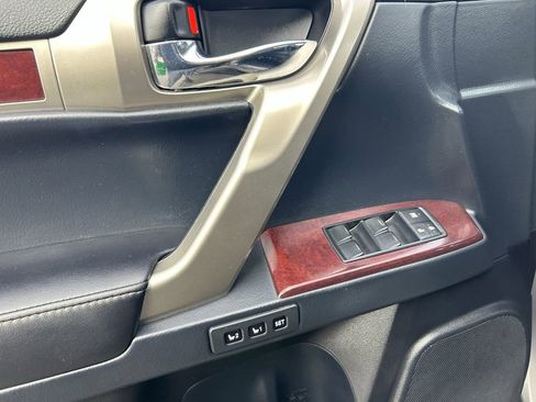 Used 2014 Lexus GX 460 Luxury image 23